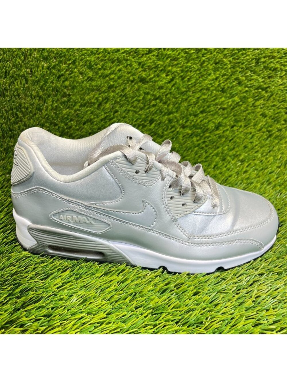 Nike Air Max 90 SE Boys Size 7Y Silver White Casual Leather Shoes Sneakers